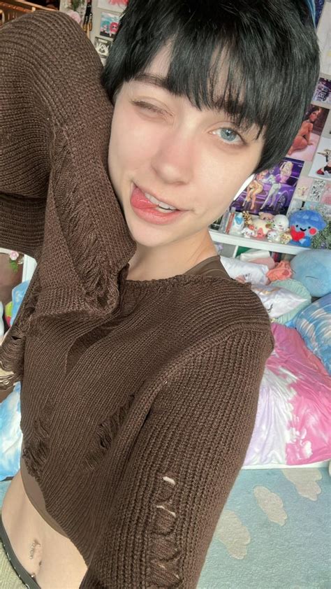 Fansly Twink Bareback Gay Porn Videos: fansly.com.